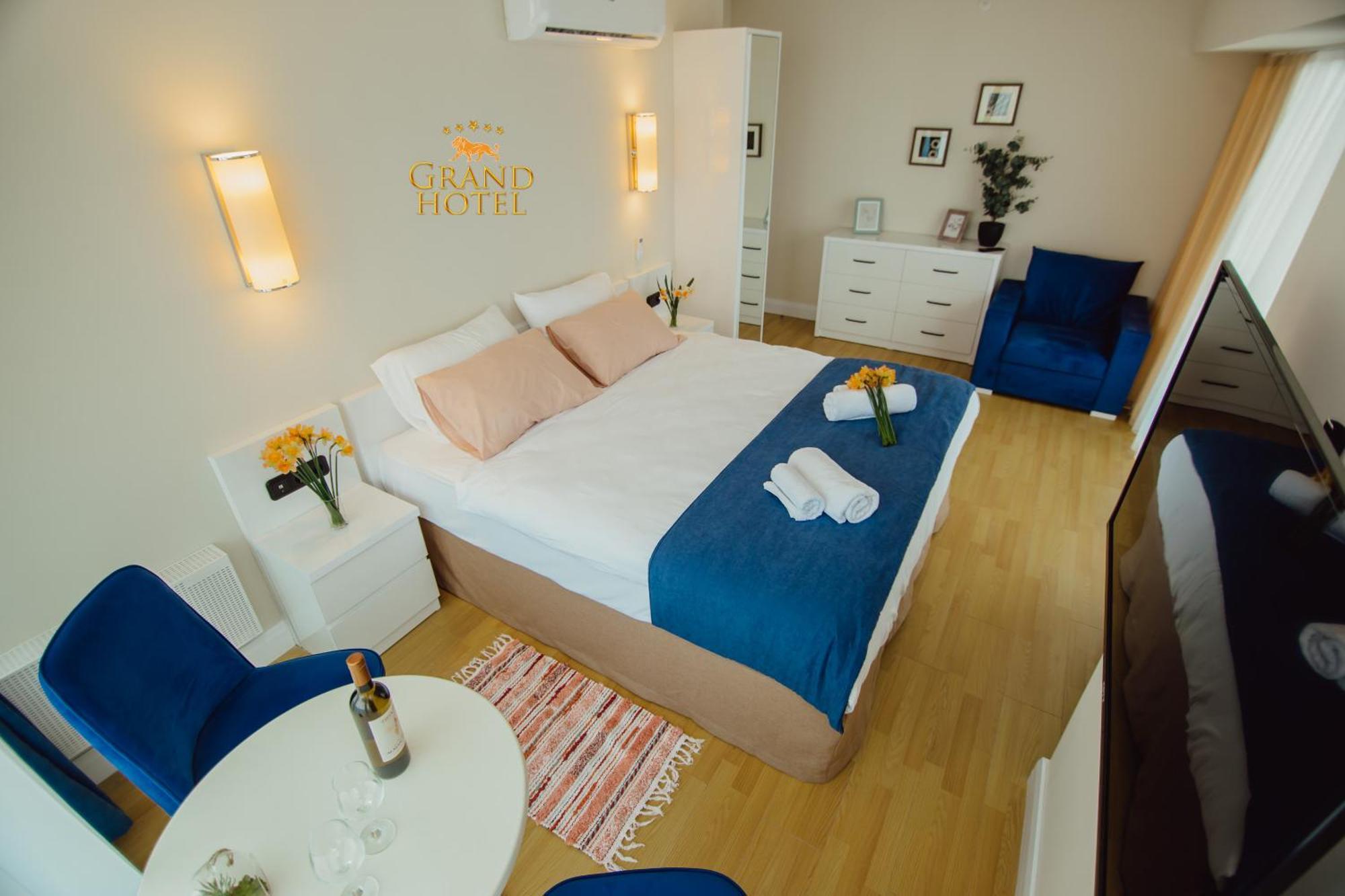 Grand Hotel ☆ Orbi City Батуми Екстериор снимка