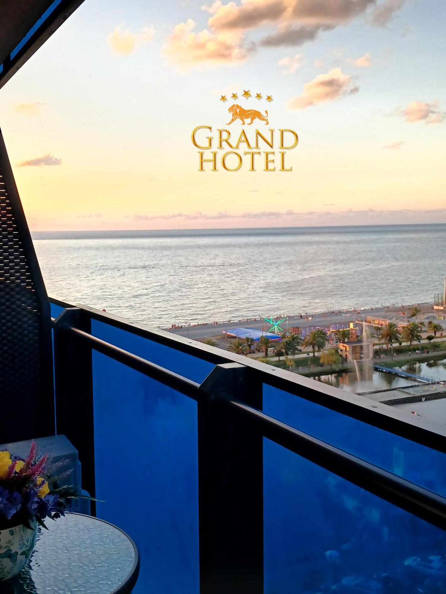 Grand Hotel ☆ Orbi City Батуми Екстериор снимка